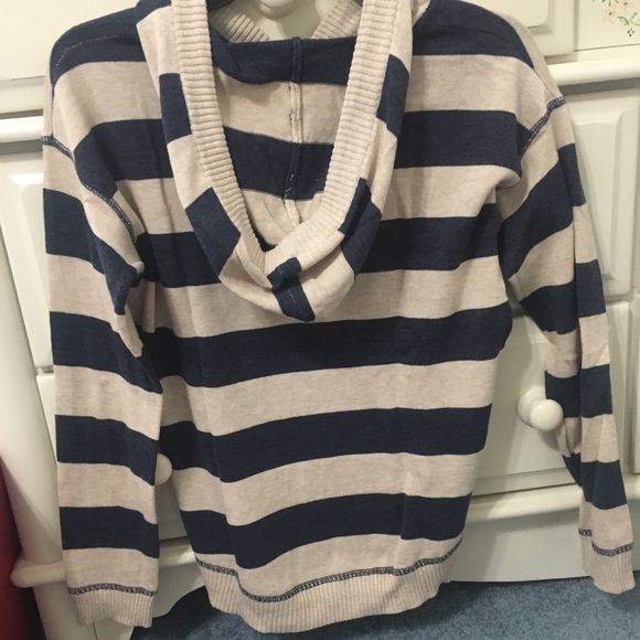 Hooded Sweater - Picture 2 of 3